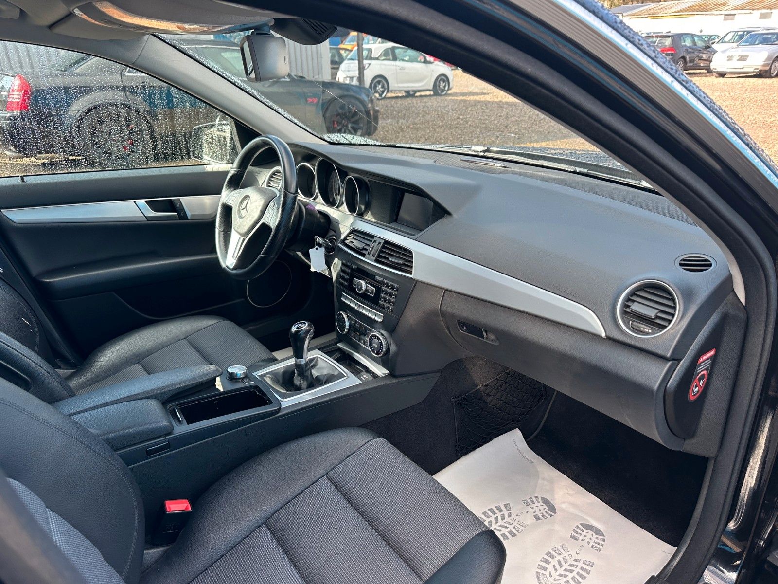 Fahrzeugabbildung Mercedes-Benz C 180 T CGI BlueEfficiency**2.Hand*Navi*PDC**