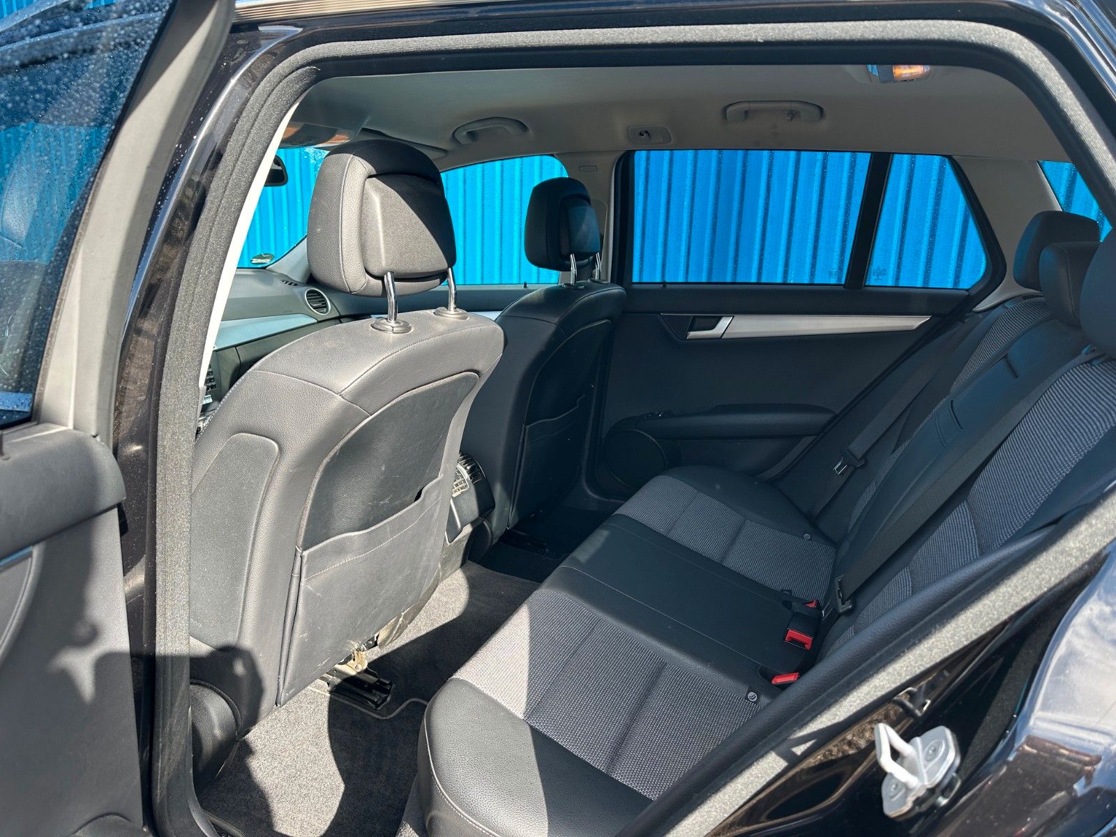 Fahrzeugabbildung Mercedes-Benz C 180 T CGI BlueEfficiency**2.Hand*Navi*PDC**