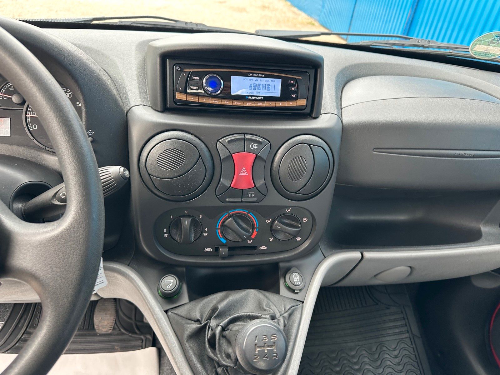 Fahrzeugabbildung Fiat Doblo Doblò 1.4 8V Active**24 TKM*8 Fach **