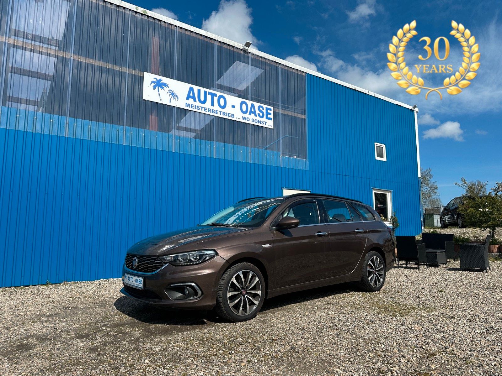 Fahrzeugabbildung Fiat Tipo**Lounge**Navi**Tempo**SHZ**