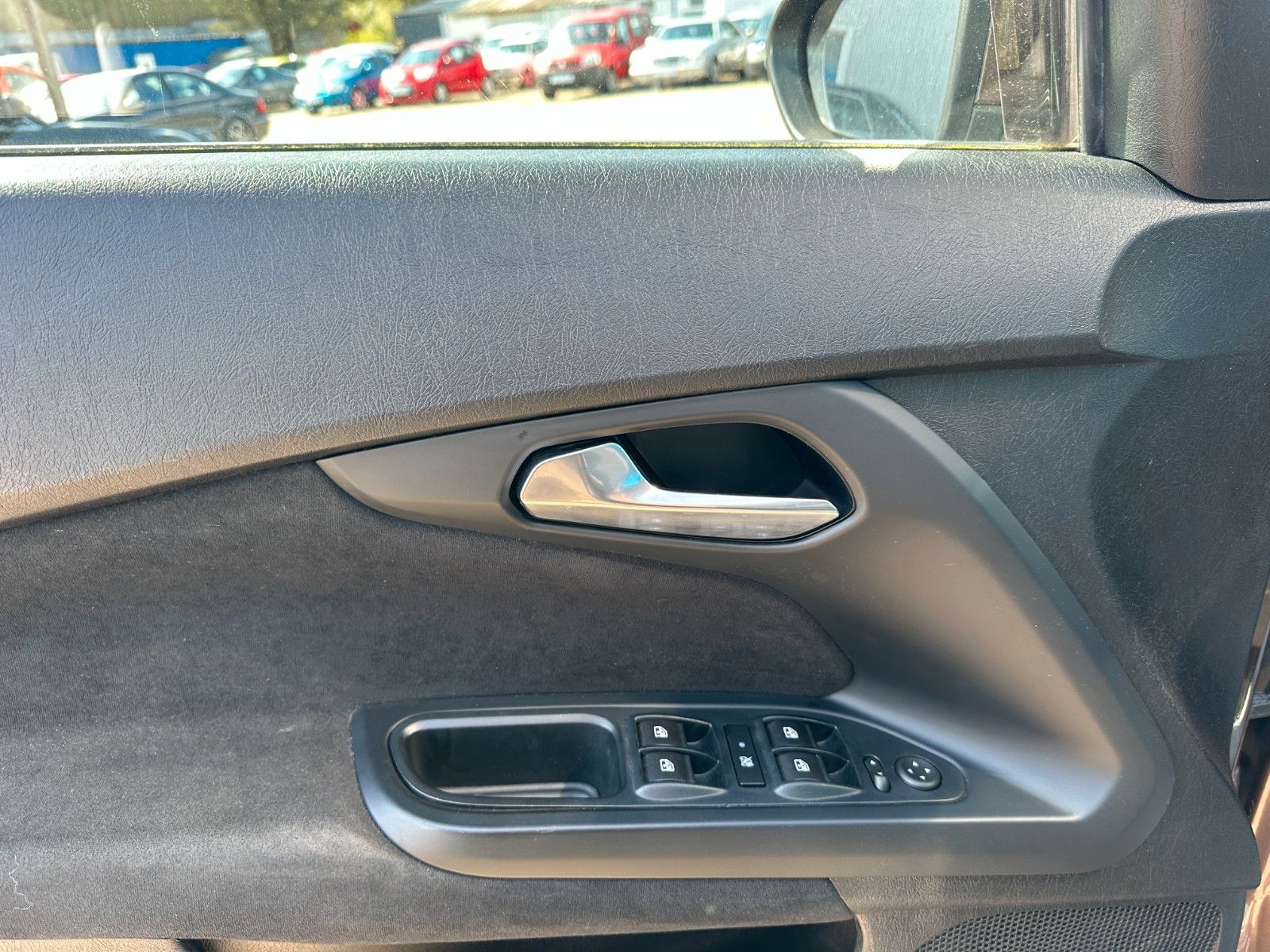 Fahrzeugabbildung Fiat Tipo**Lounge**Navi**Tempo**SHZ**