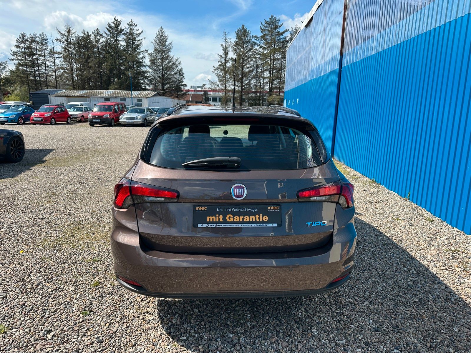 Fahrzeugabbildung Fiat Tipo**Lounge**Navi**Tempo**SHZ**