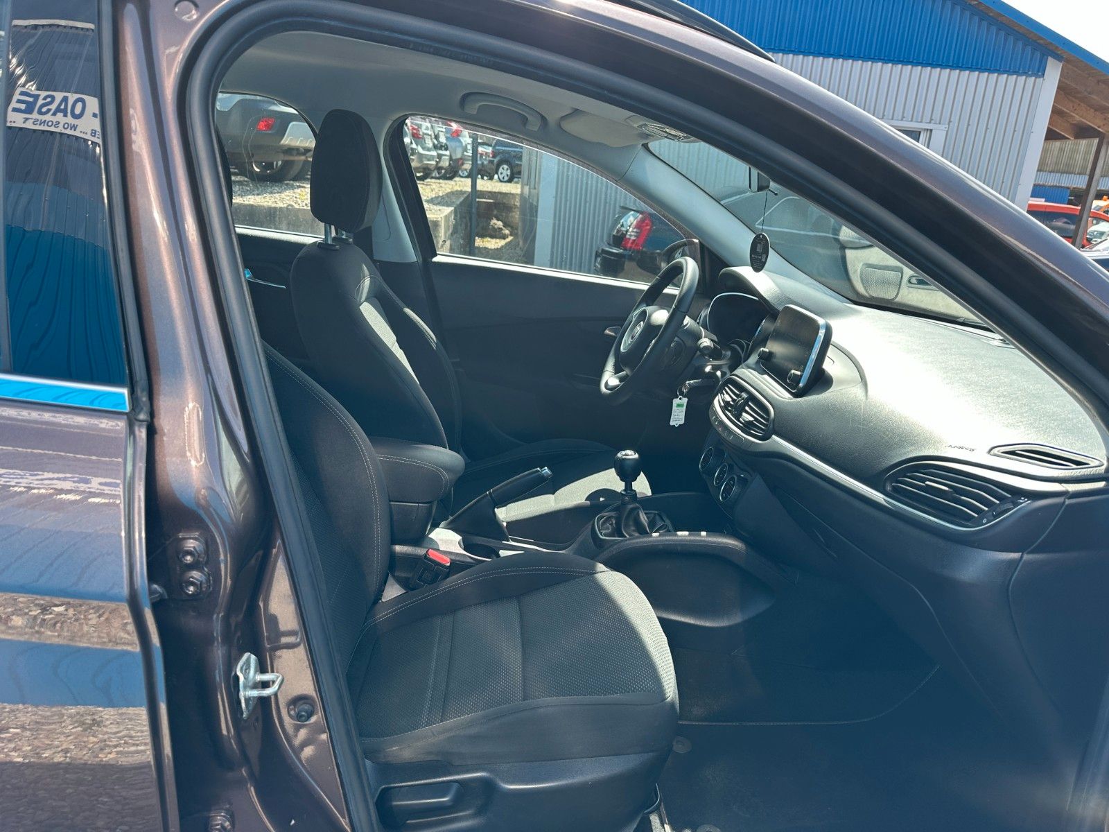 Fahrzeugabbildung Fiat Tipo**Lounge**Navi**Tempo**SHZ**