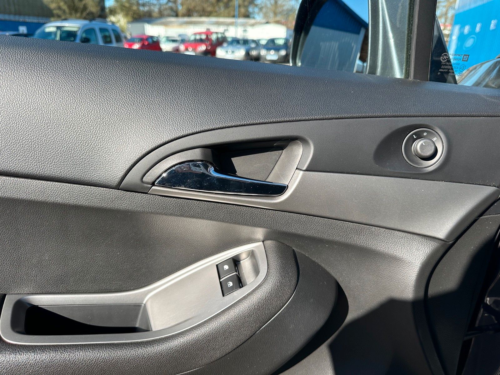 Fahrzeugabbildung Chevrolet Orlando LS**7. Sitzer**AHK**94 TKM**