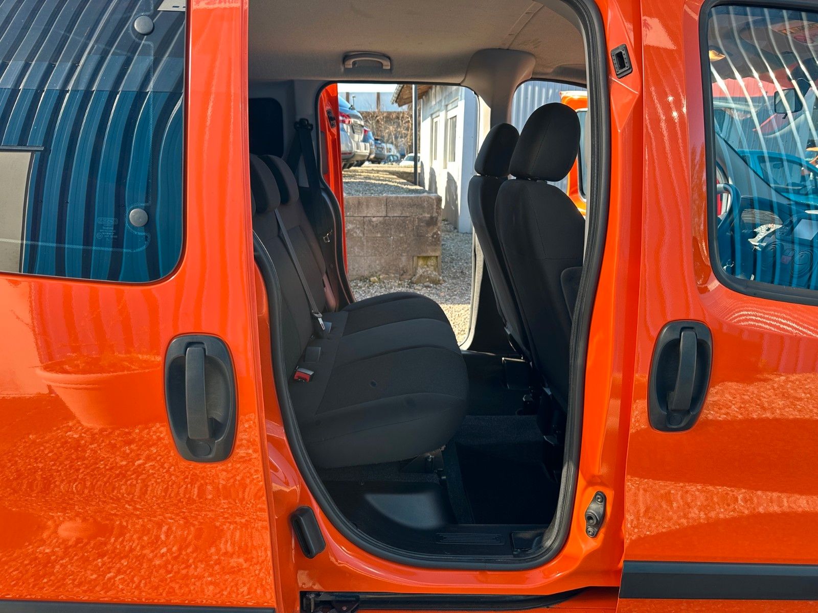 Fahrzeugabbildung Fiat Qubo 1.4 8V Lounge**1.HAND*Allwetter**