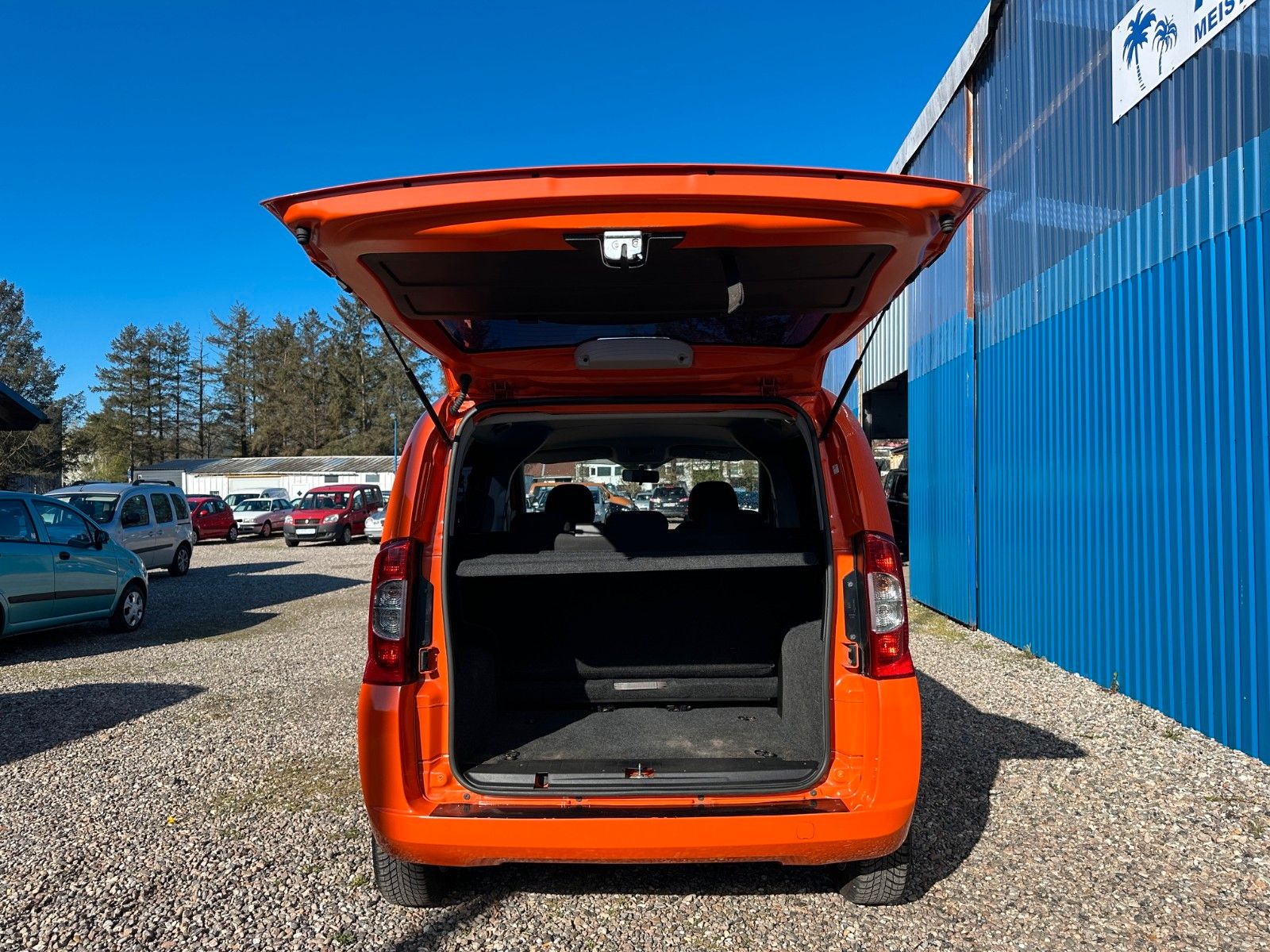 Fahrzeugabbildung Fiat Qubo 1.4 8V Lounge**1.HAND*Allwetter**
