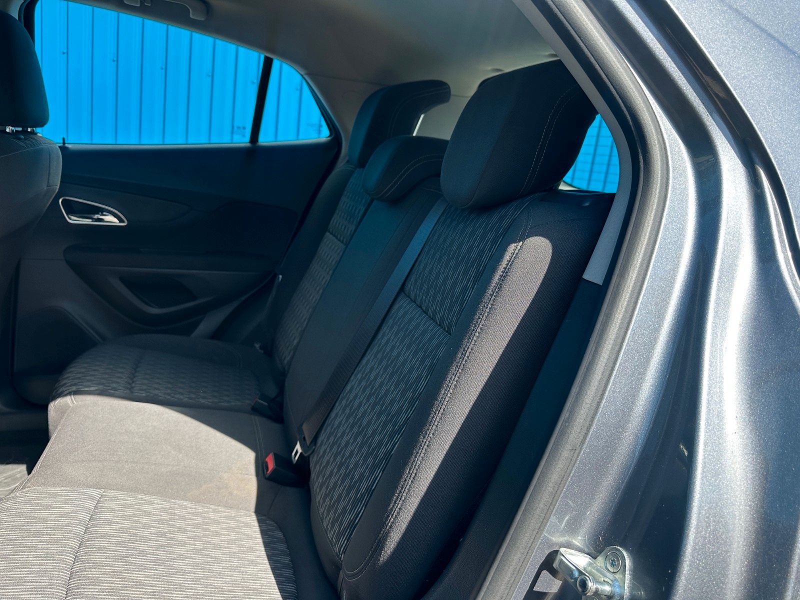 Fahrzeugabbildung Opel Mokka**Edition**Automatik**AHK**SHZ**LRH**