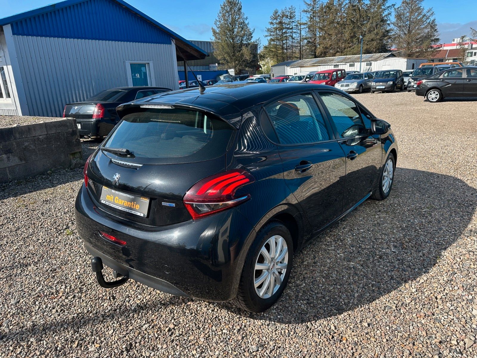 Fahrzeugabbildung Peugeot 208**Active**AHK**SHZ**Klima**Tempomat**