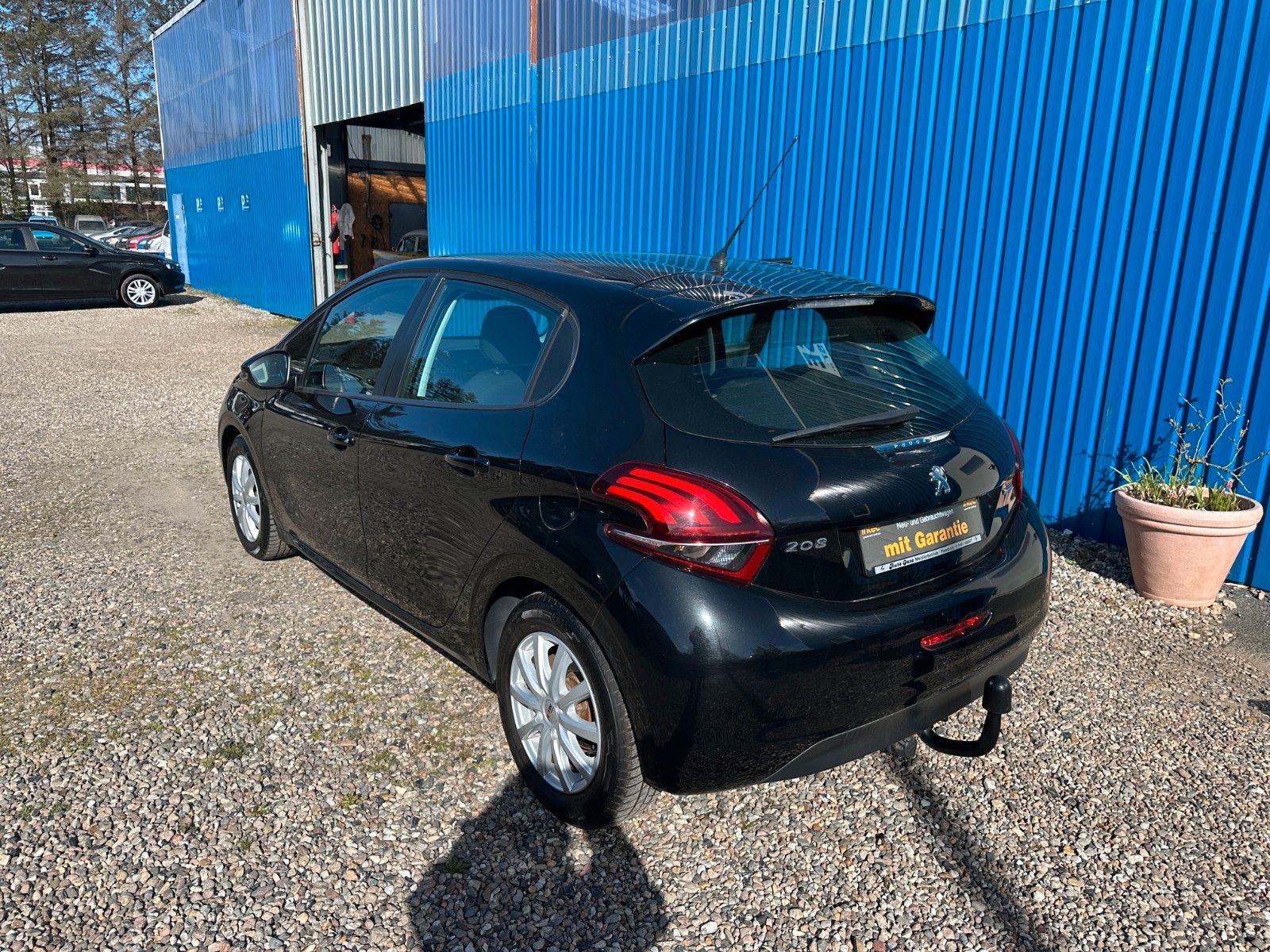 Fahrzeugabbildung Peugeot 208**Active**AHK**SHZ**Klima**Tempomat**