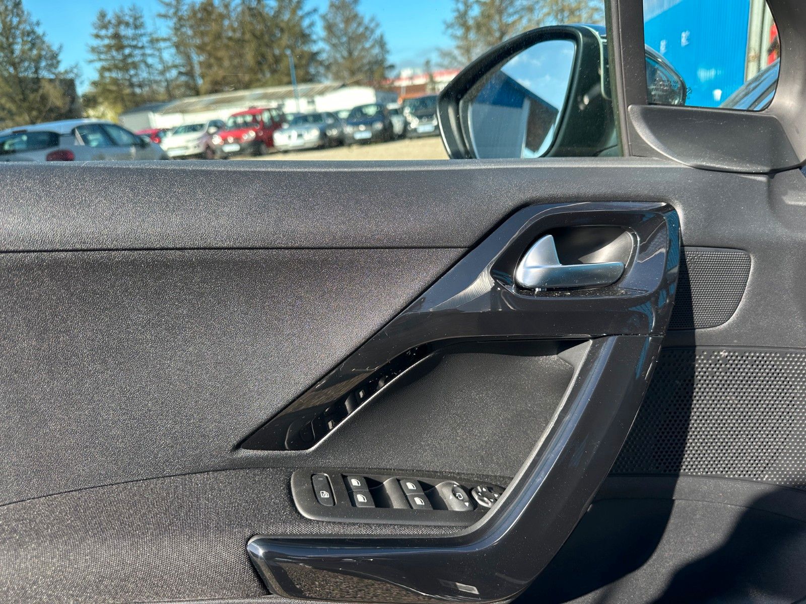 Fahrzeugabbildung Peugeot 208 BlueHDi 100 Allure**1.Hand*Panorama*Kamera**