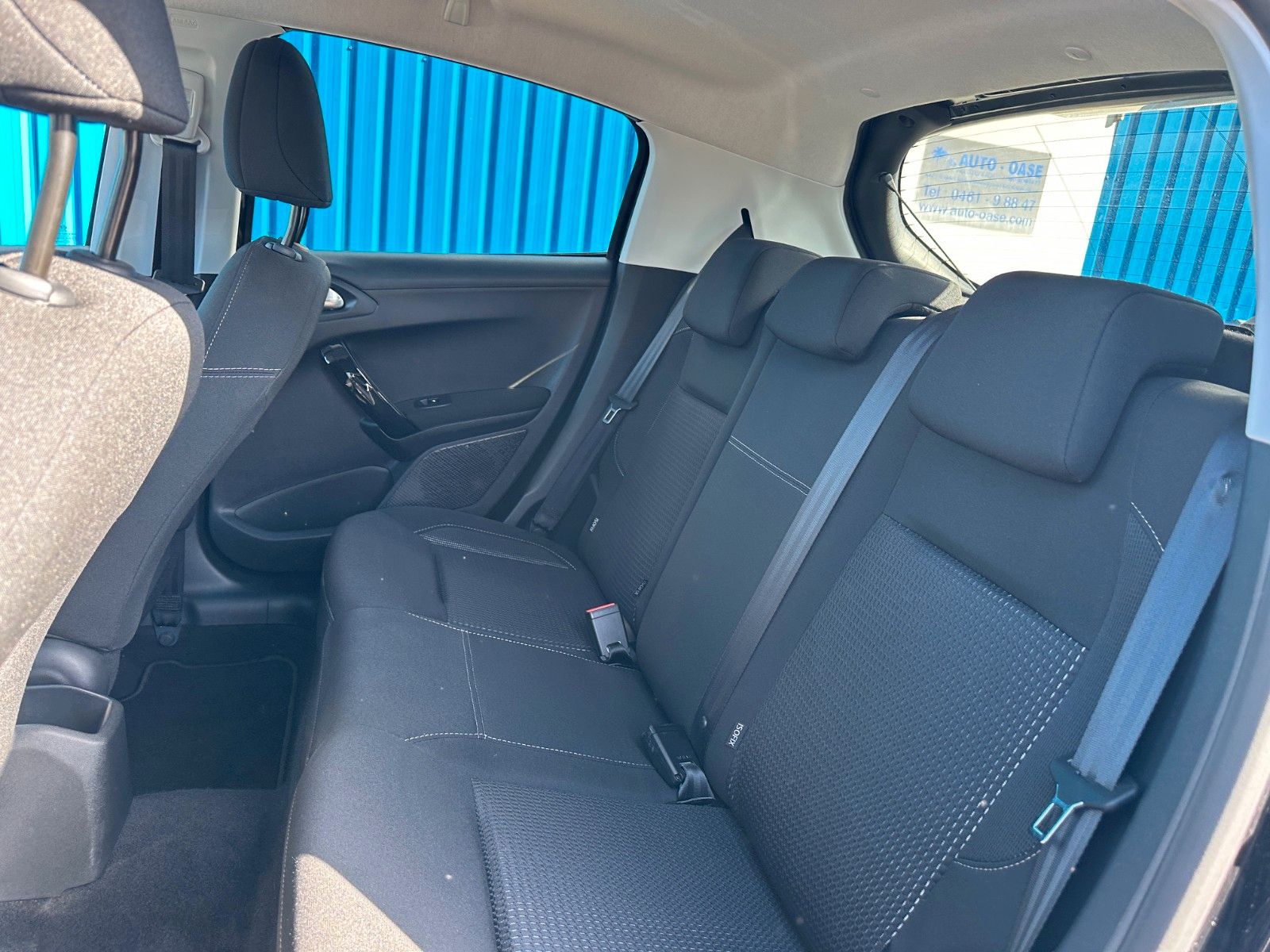 Fahrzeugabbildung Peugeot 208 BlueHDi 100 Allure**1.Hand*Panorama*Kamera**