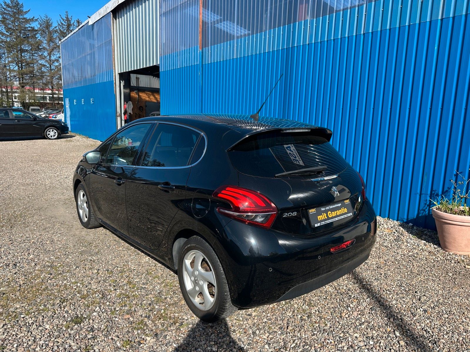 Fahrzeugabbildung Peugeot 208 BlueHDi 100 Allure**1.Hand*Panorama*Kamera**