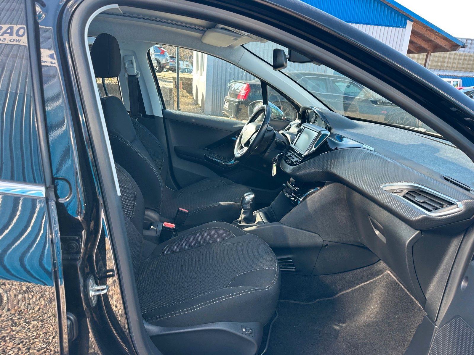 Fahrzeugabbildung Peugeot 208 BlueHDi 100 Allure**1.Hand*Panorama*Kamera**
