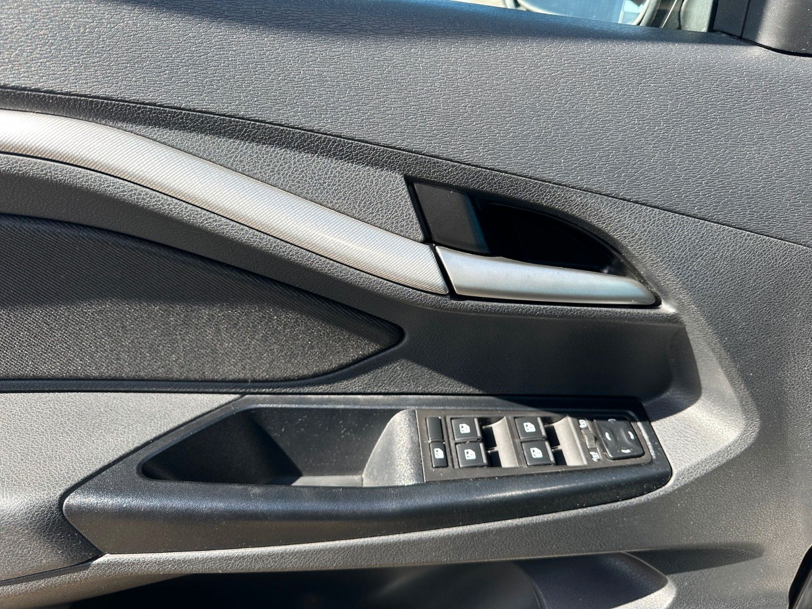 Fahrzeugabbildung Lada Vesta**Automatik**SHZ**Klima**PDC**Allwetter**