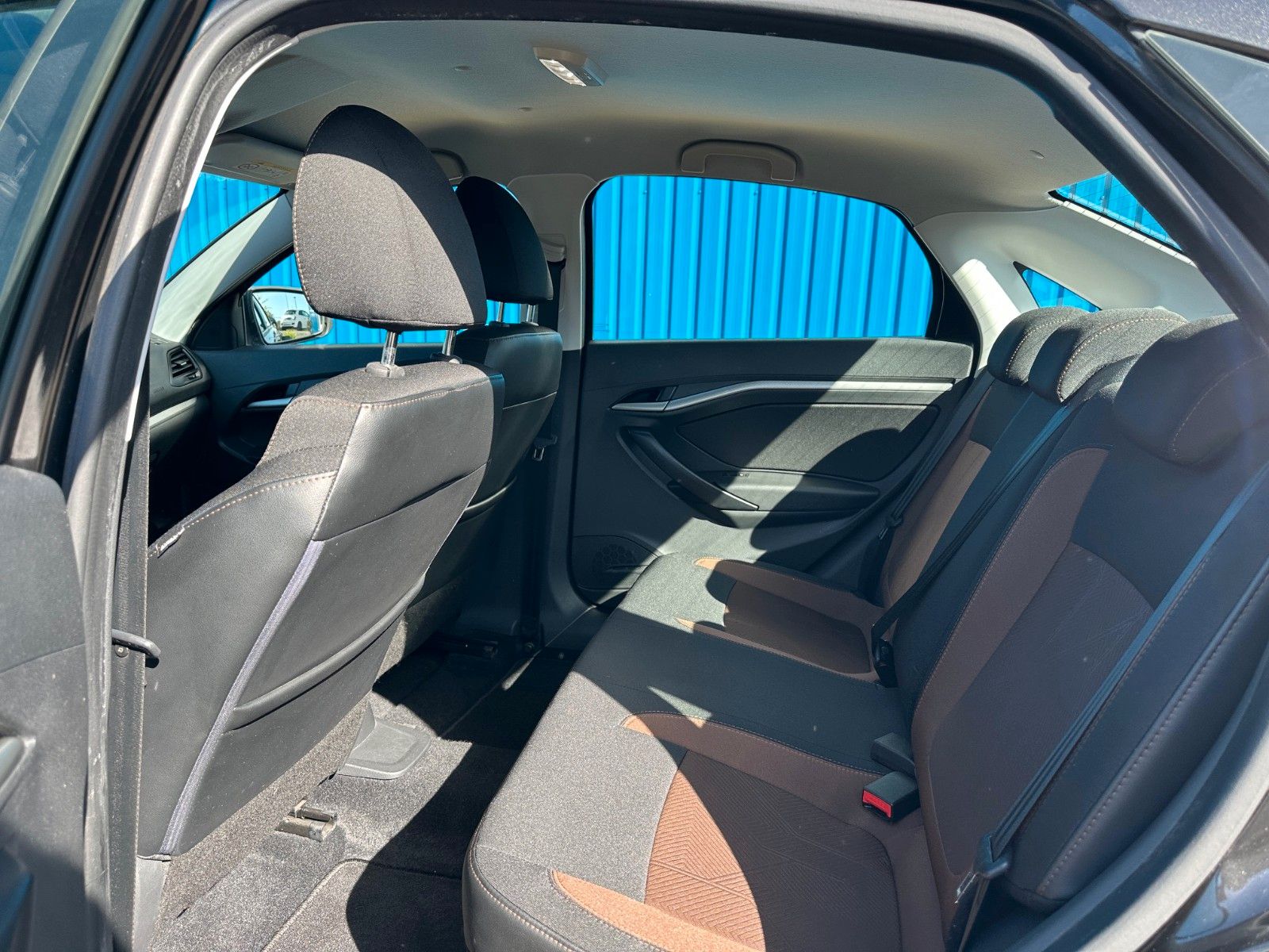 Fahrzeugabbildung Lada Vesta**Automatik**SHZ**Klima**PDC**Allwetter**