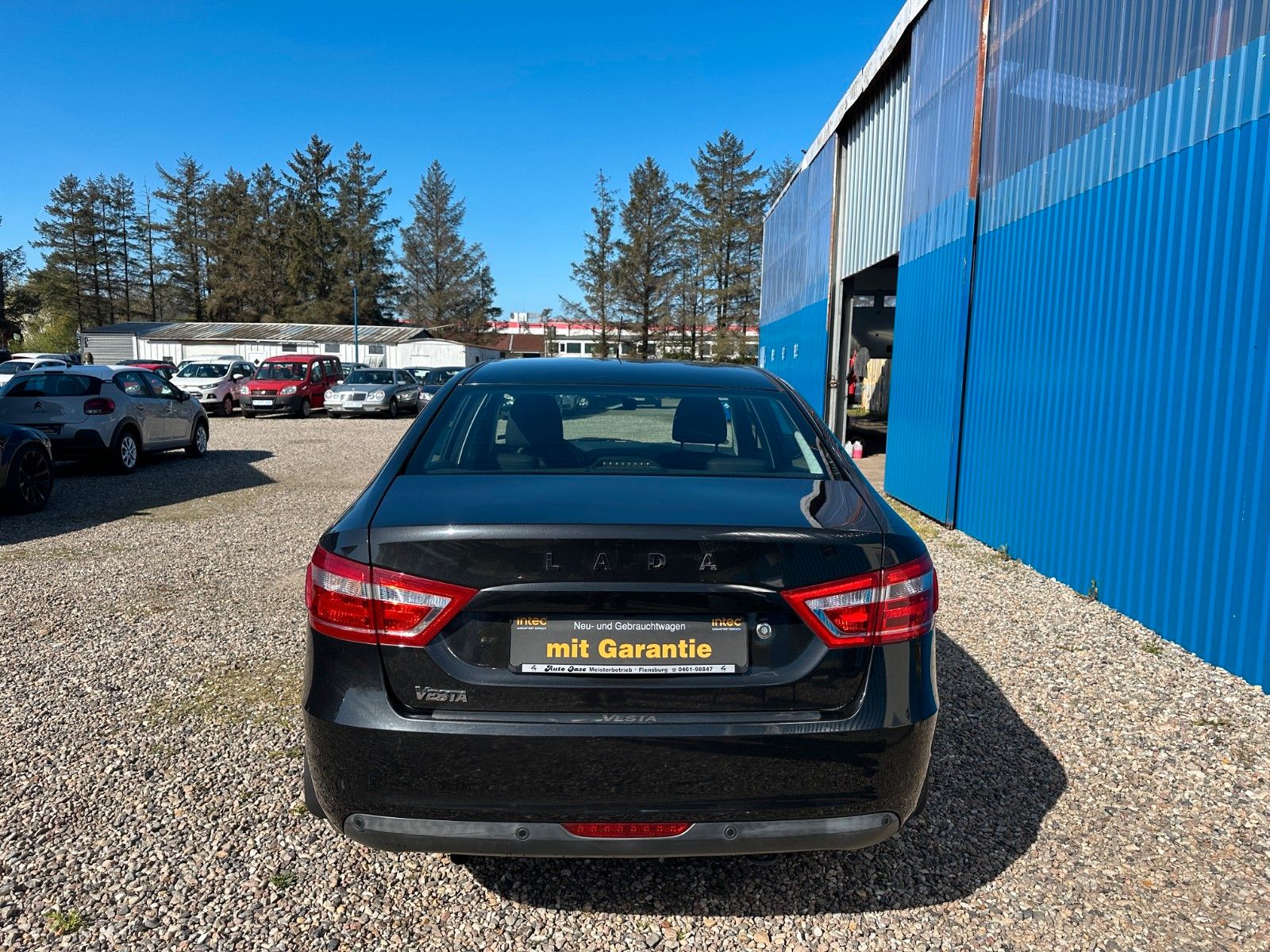Fahrzeugabbildung Lada Vesta**Automatik**SHZ**Klima**PDC**Allwetter**