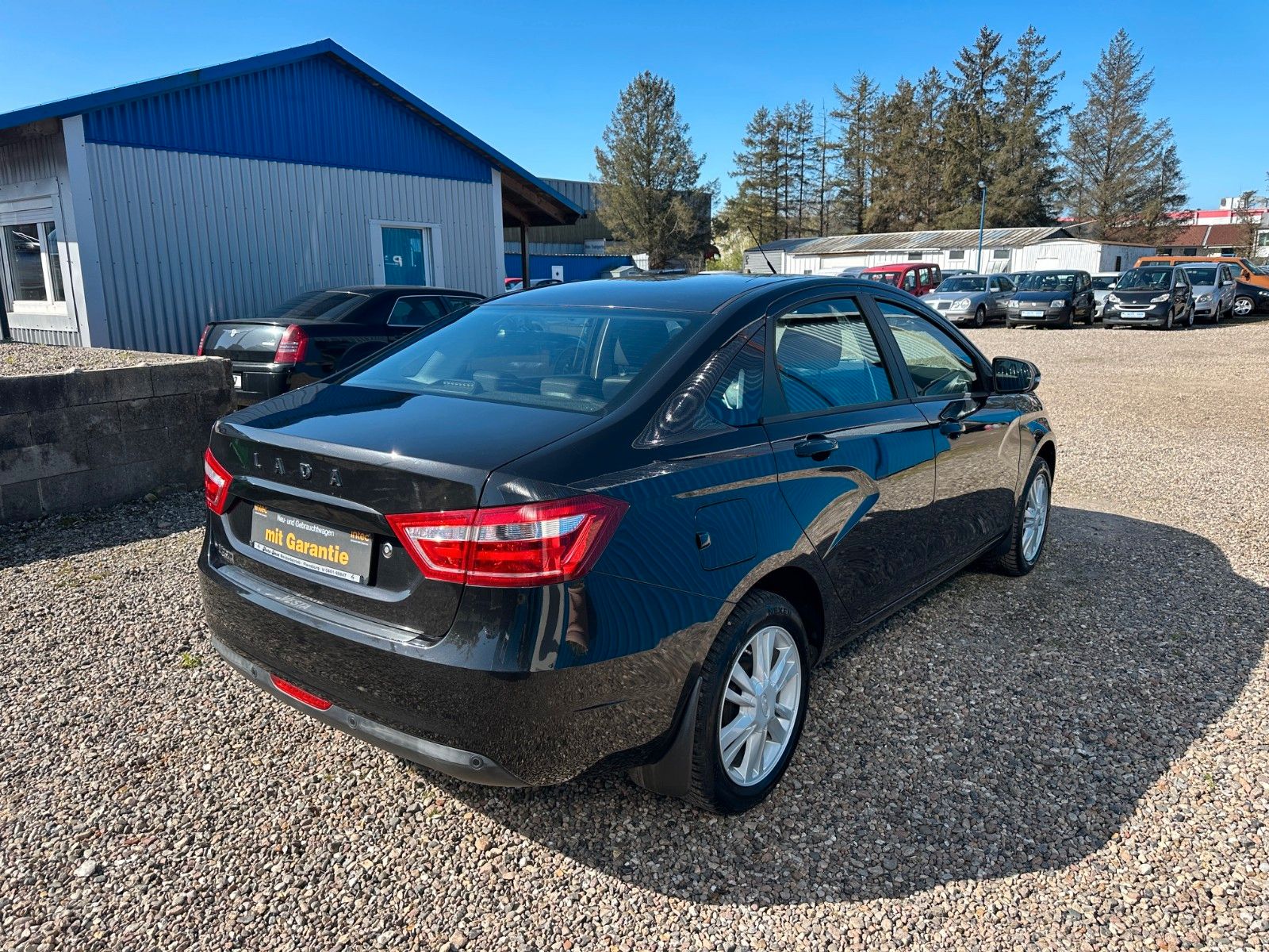 Fahrzeugabbildung Lada Vesta**Automatik**SHZ**Klima**PDC**Allwetter**