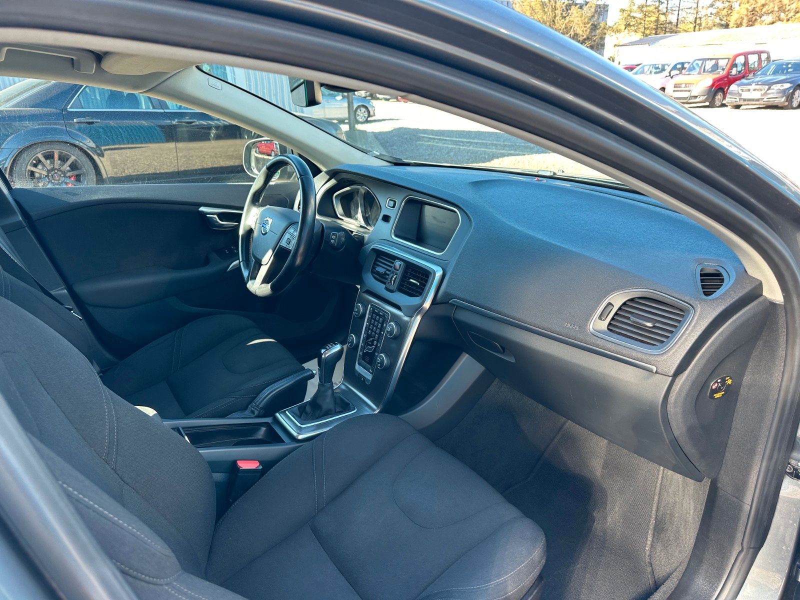 Fahrzeugabbildung Volvo V40 You!**Navi*Xenon*LED*Tempomat**