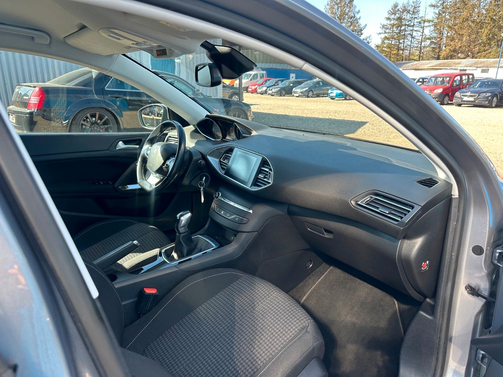 Fahrzeugabbildung Peugeot 308 SW**Active**Tempo**8 fach**PDC**