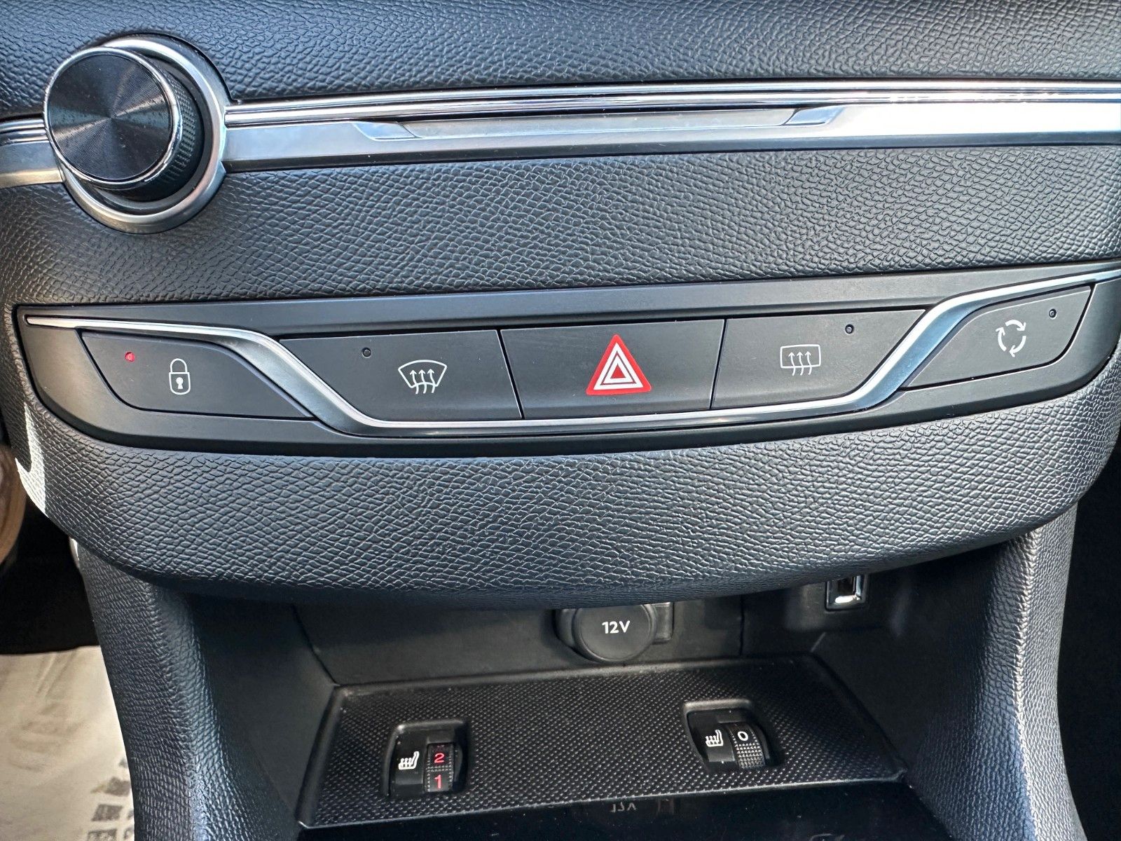 Fahrzeugabbildung Peugeot 308 SW**Active**Tempo**8 fach**PDC**