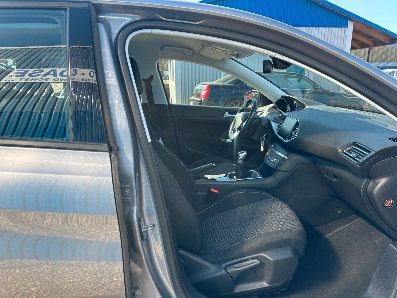 Fahrzeugabbildung Peugeot 308 SW**Active**Tempo**8 fach**PDC**