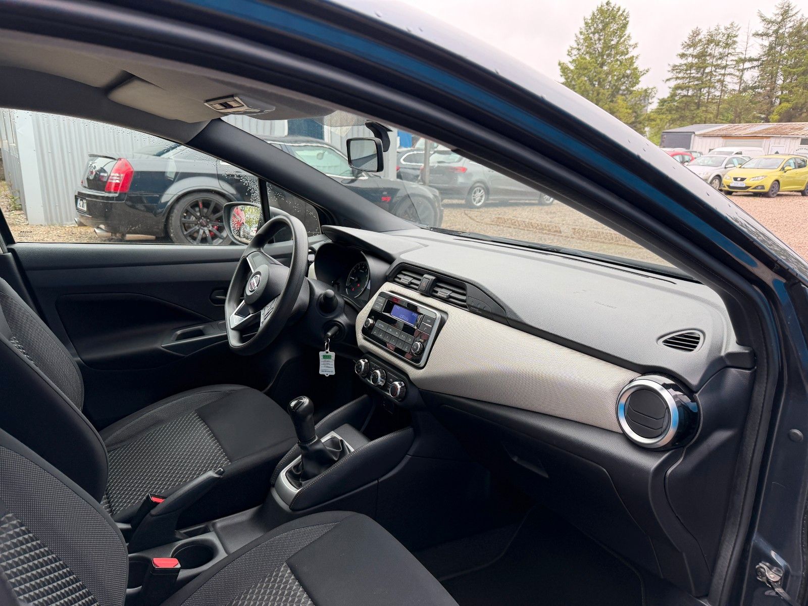 Fahrzeugabbildung Nissan Micra **Visia Plus**75 TKM**Klima**AHK**