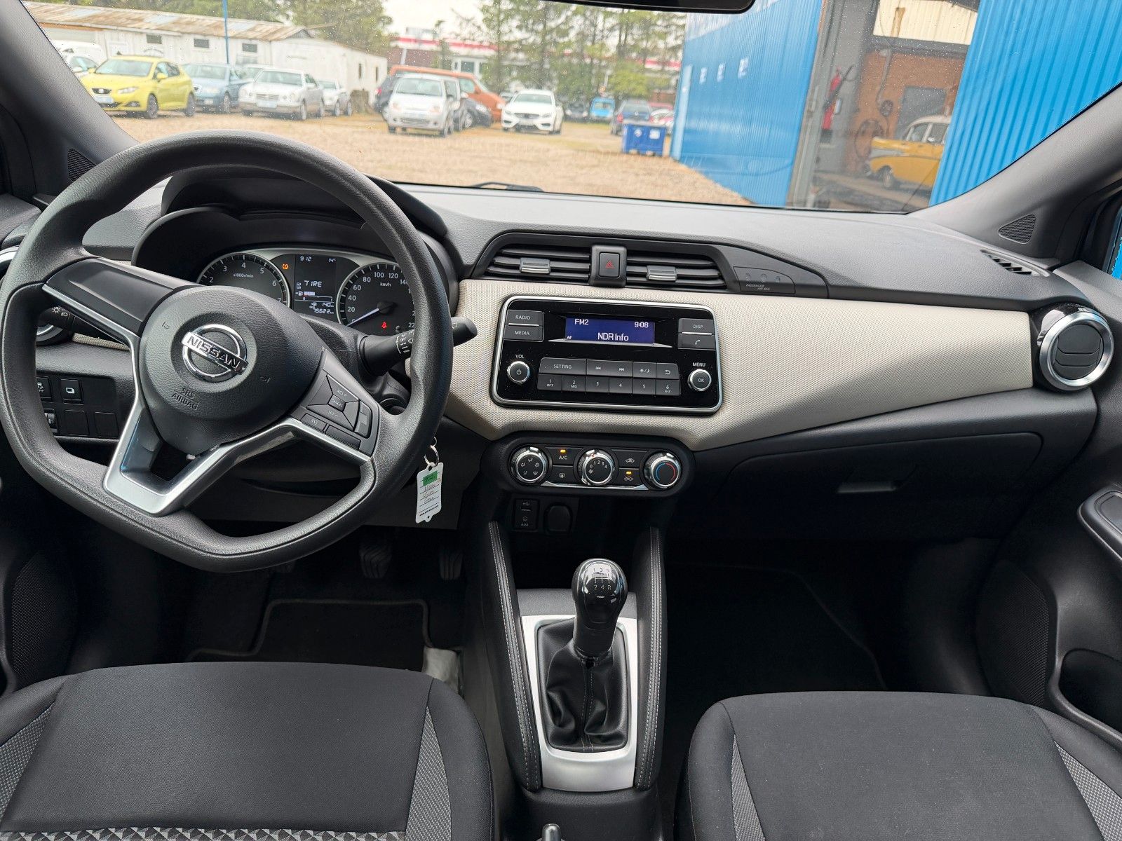 Fahrzeugabbildung Nissan Micra **Visia Plus**75 TKM**Klima**AHK**