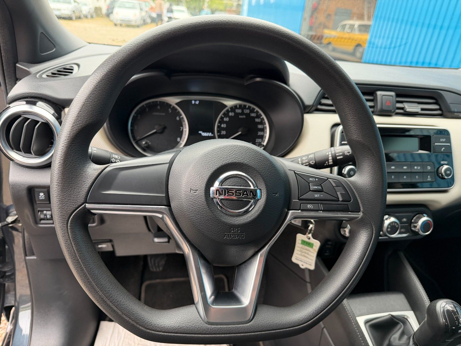 Fahrzeugabbildung Nissan Micra **Visia Plus**75 TKM**Klima**AHK**
