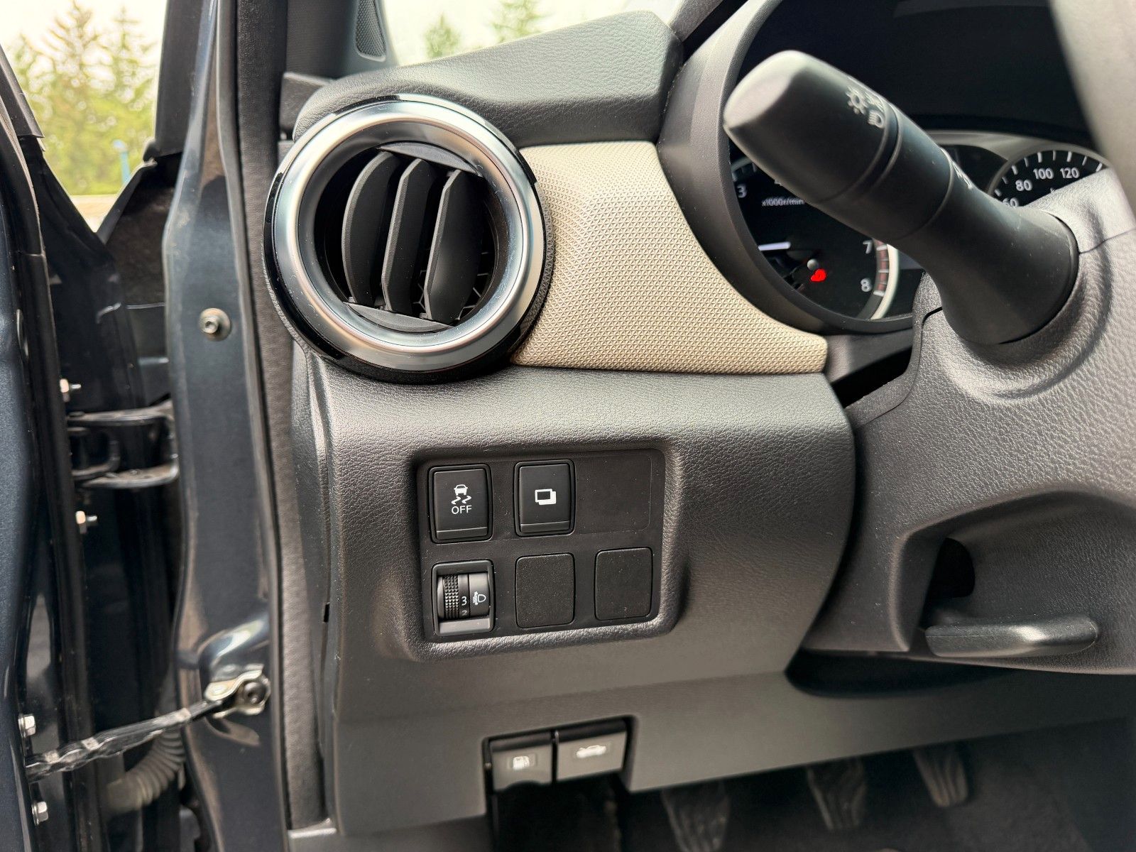 Fahrzeugabbildung Nissan Micra **Visia Plus**75 TKM**Klima**AHK**