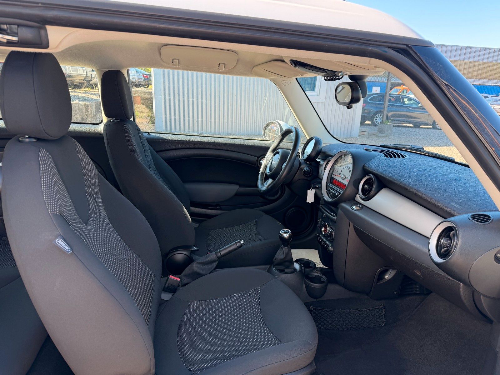 Fahrzeugabbildung MINI COOPER S Clubman**Cooper Soho**Klima**SHZ**Temp*