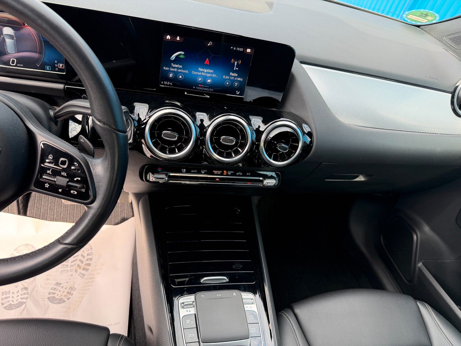 Fahrzeugabbildung Mercedes-Benz B 180**Automatik**62 TKM**AHK**LED**Digital**