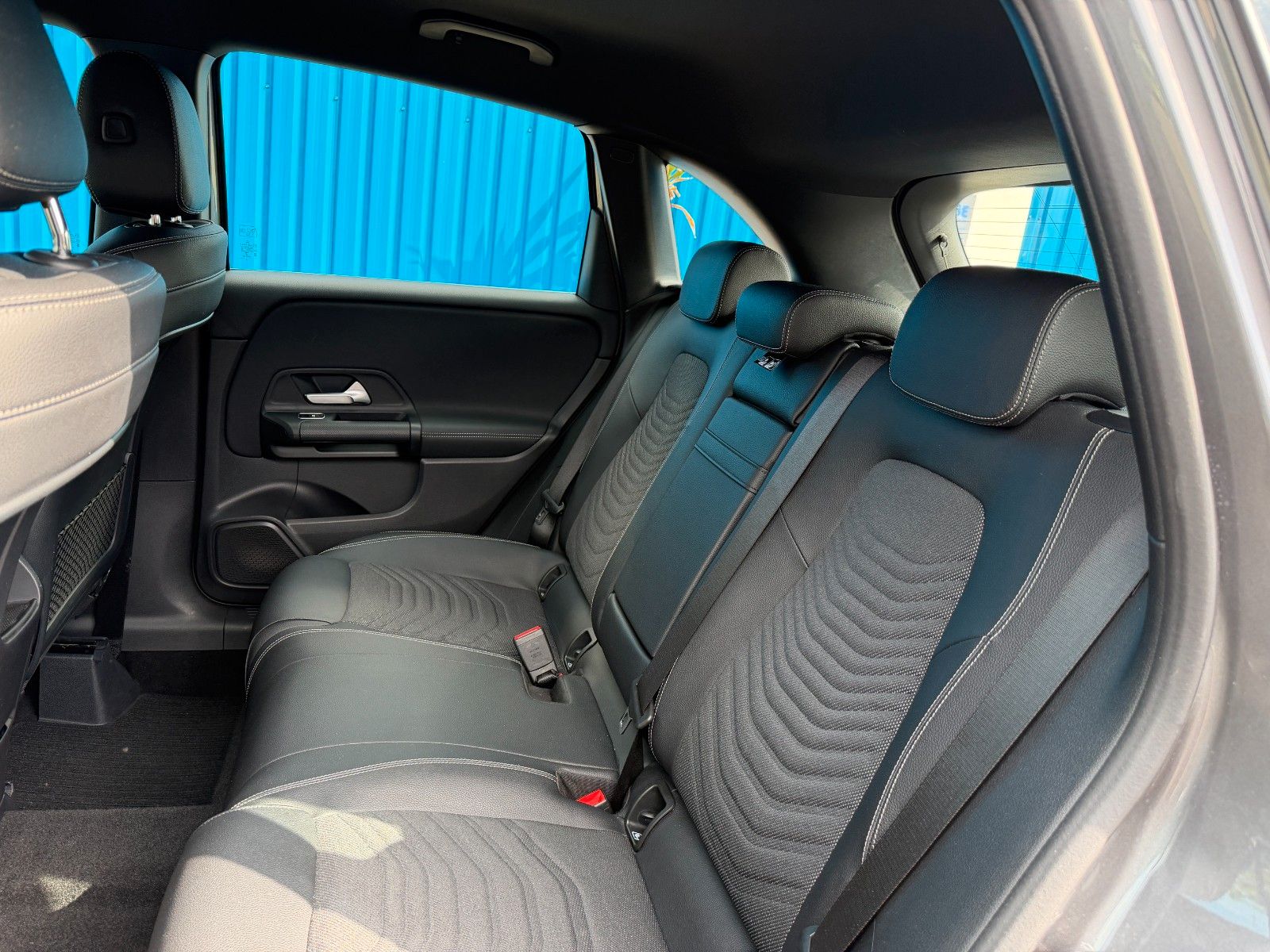 Fahrzeugabbildung Mercedes-Benz B 180**Automatik**62 TKM**AHK**LED**Digital**