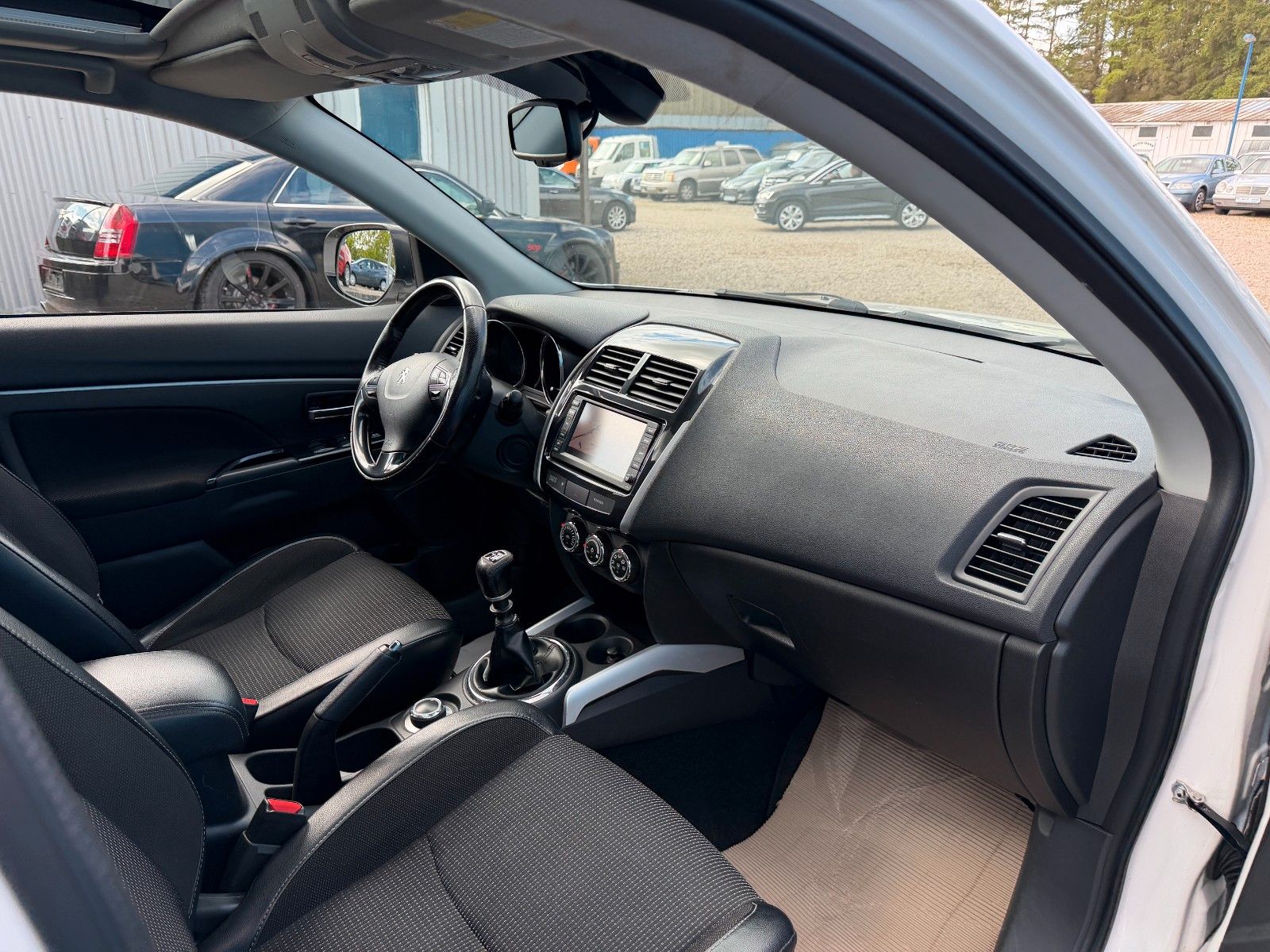 Fahrzeugabbildung Peugeot 4008 Allure 4WD**Navi*AHK*Keyles-GO**