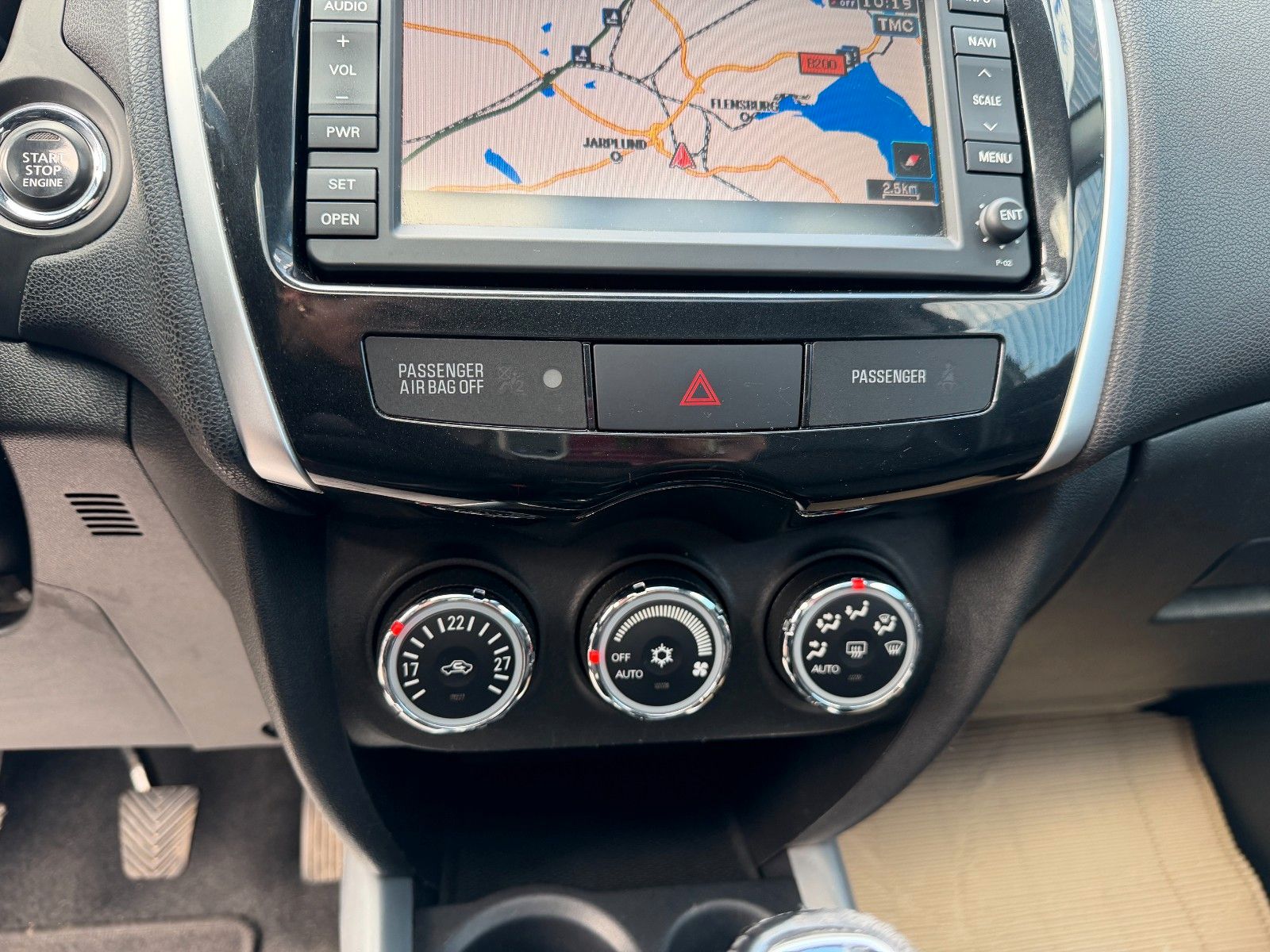 Fahrzeugabbildung Peugeot 4008 Allure 4WD**Navi*AHK*Keyles-GO**