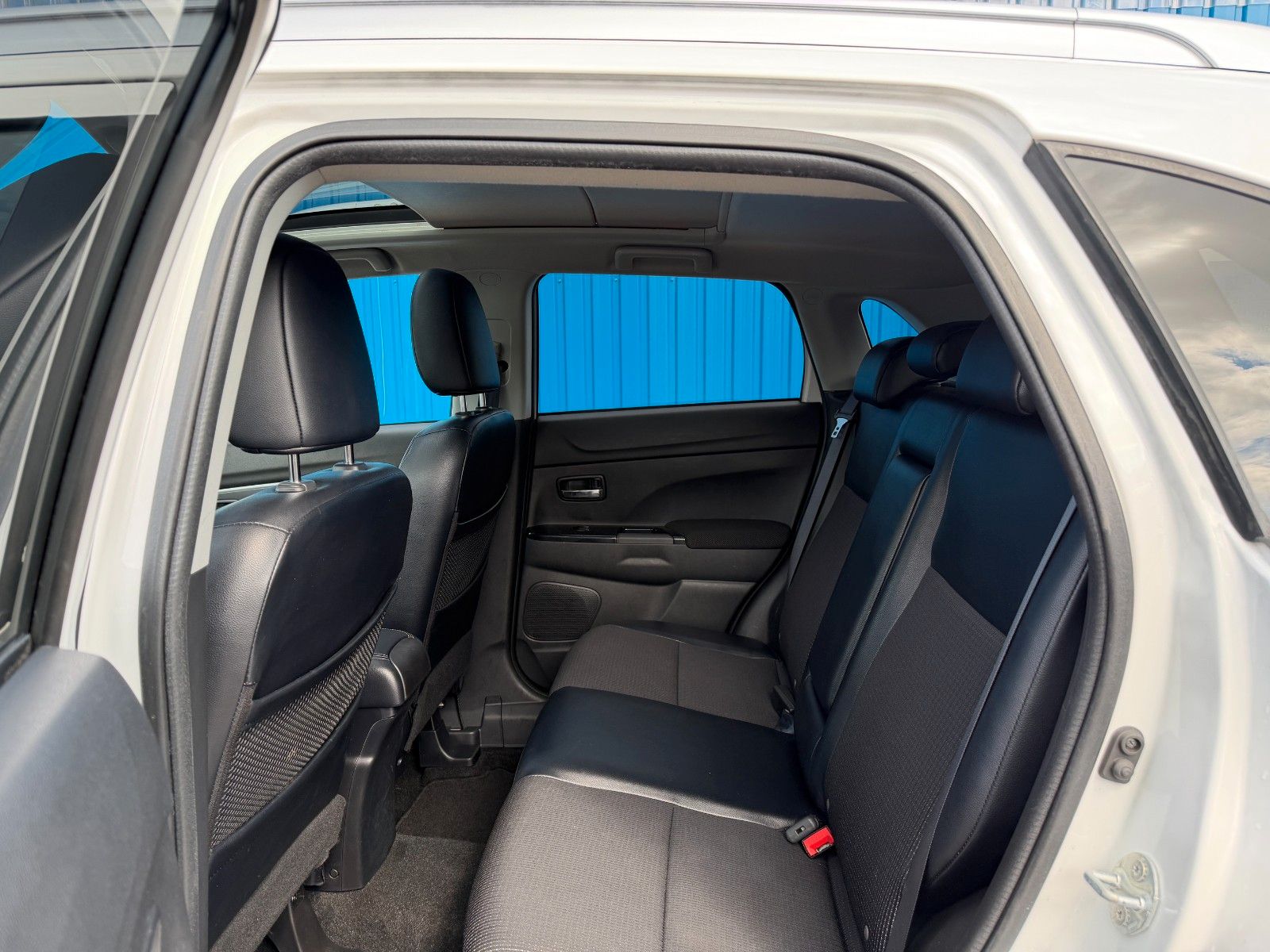 Fahrzeugabbildung Peugeot 4008 Allure 4WD**Navi*AHK*Keyles-GO**