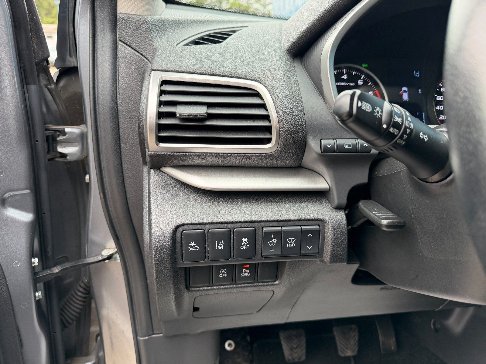 Fahrzeugabbildung Mitsubishi Eclipse*Cross Intro Edition**Head up**KEY**360°*
