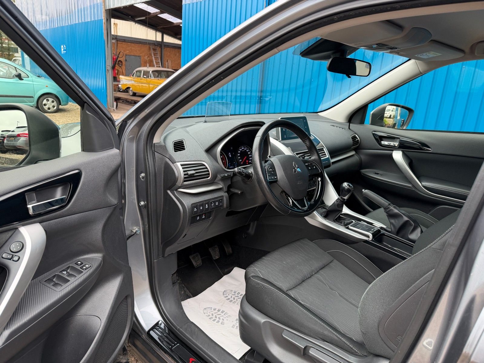 Fahrzeugabbildung Mitsubishi Eclipse*Cross Intro Edition**Head up**KEY**360°*