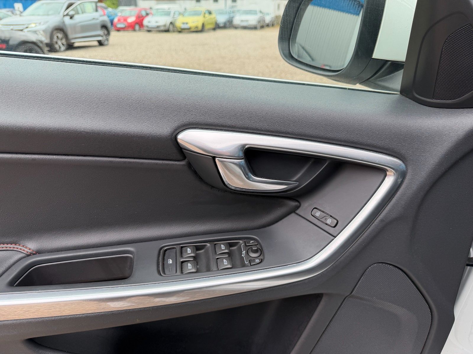 Fahrzeugabbildung Volvo V60 Kombi Ocean Race**Automatik*Tempomat**