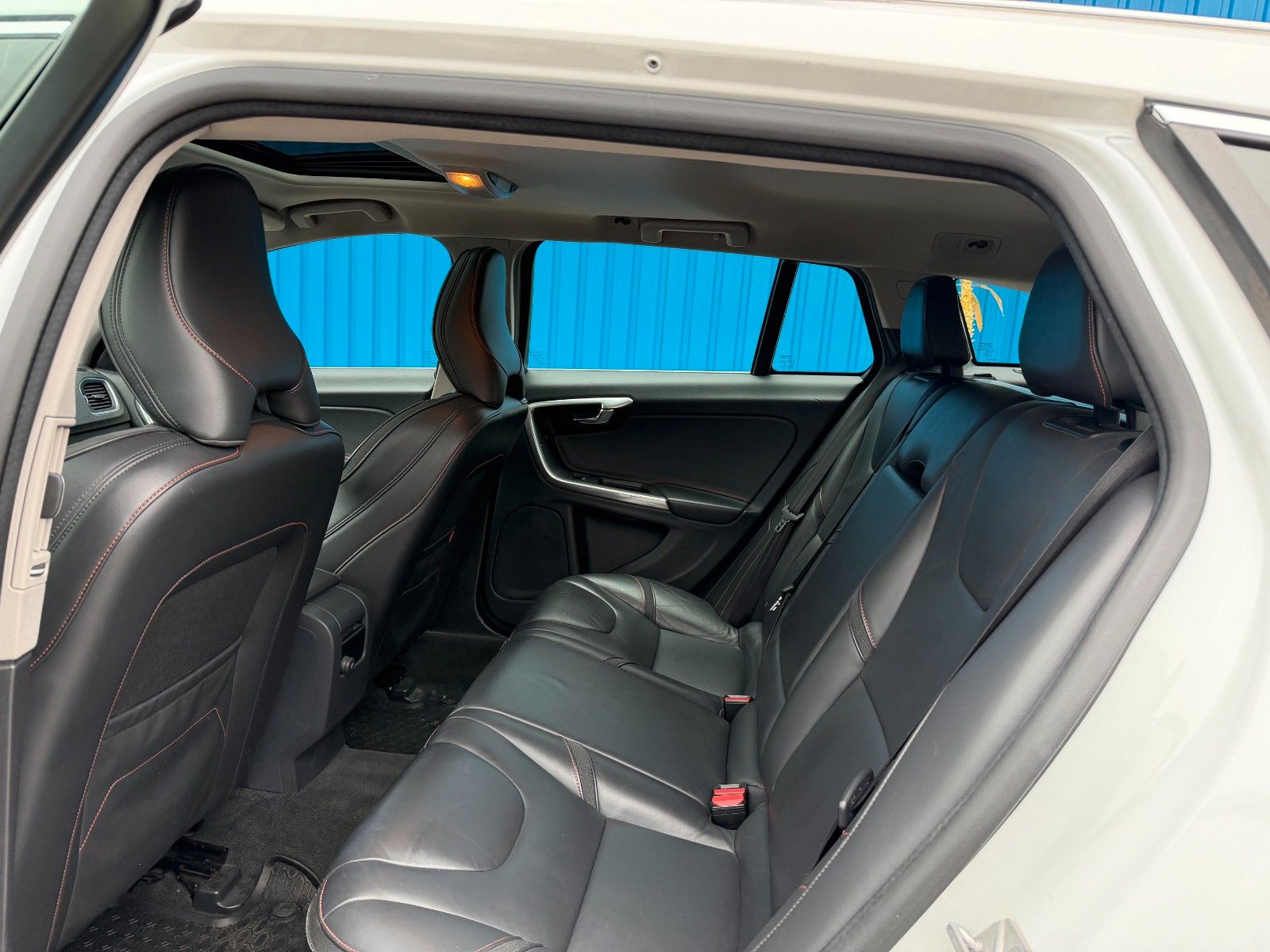 Fahrzeugabbildung Volvo V60 Kombi Ocean Race**Automatik*Tempomat**