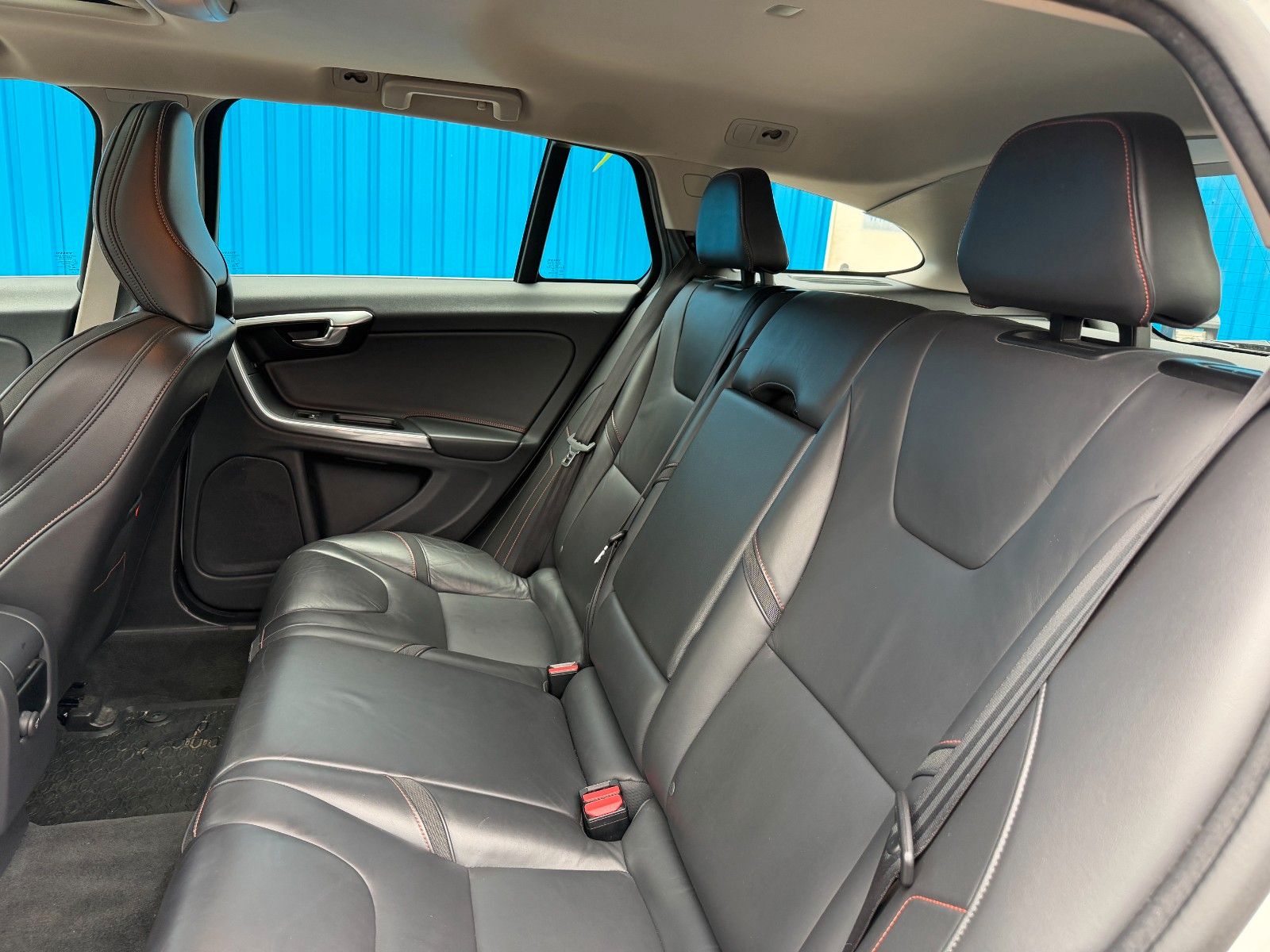 Fahrzeugabbildung Volvo V60 Kombi Ocean Race**Automatik*Tempomat**