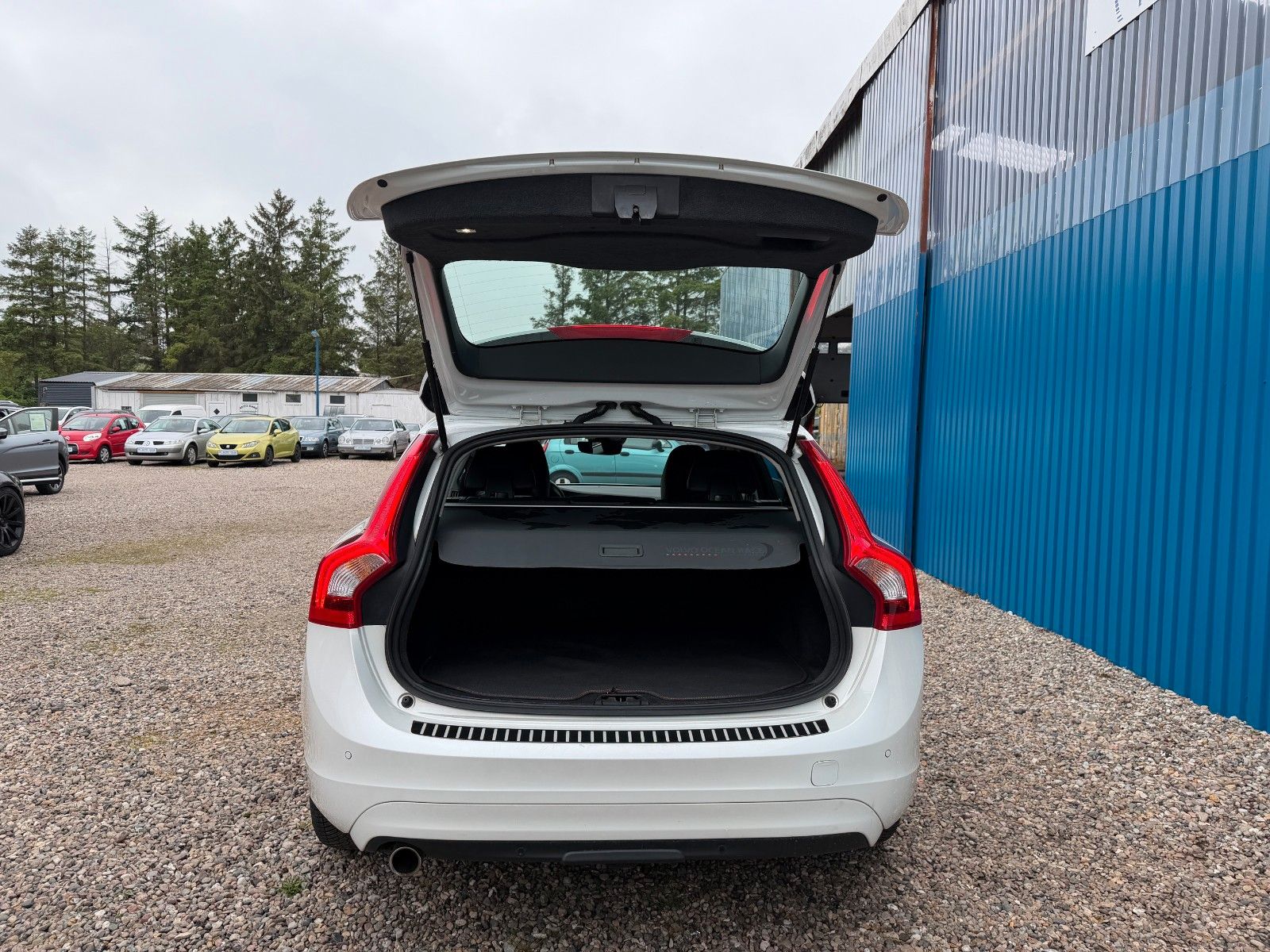 Fahrzeugabbildung Volvo V60 Kombi Ocean Race**Automatik*Tempomat**