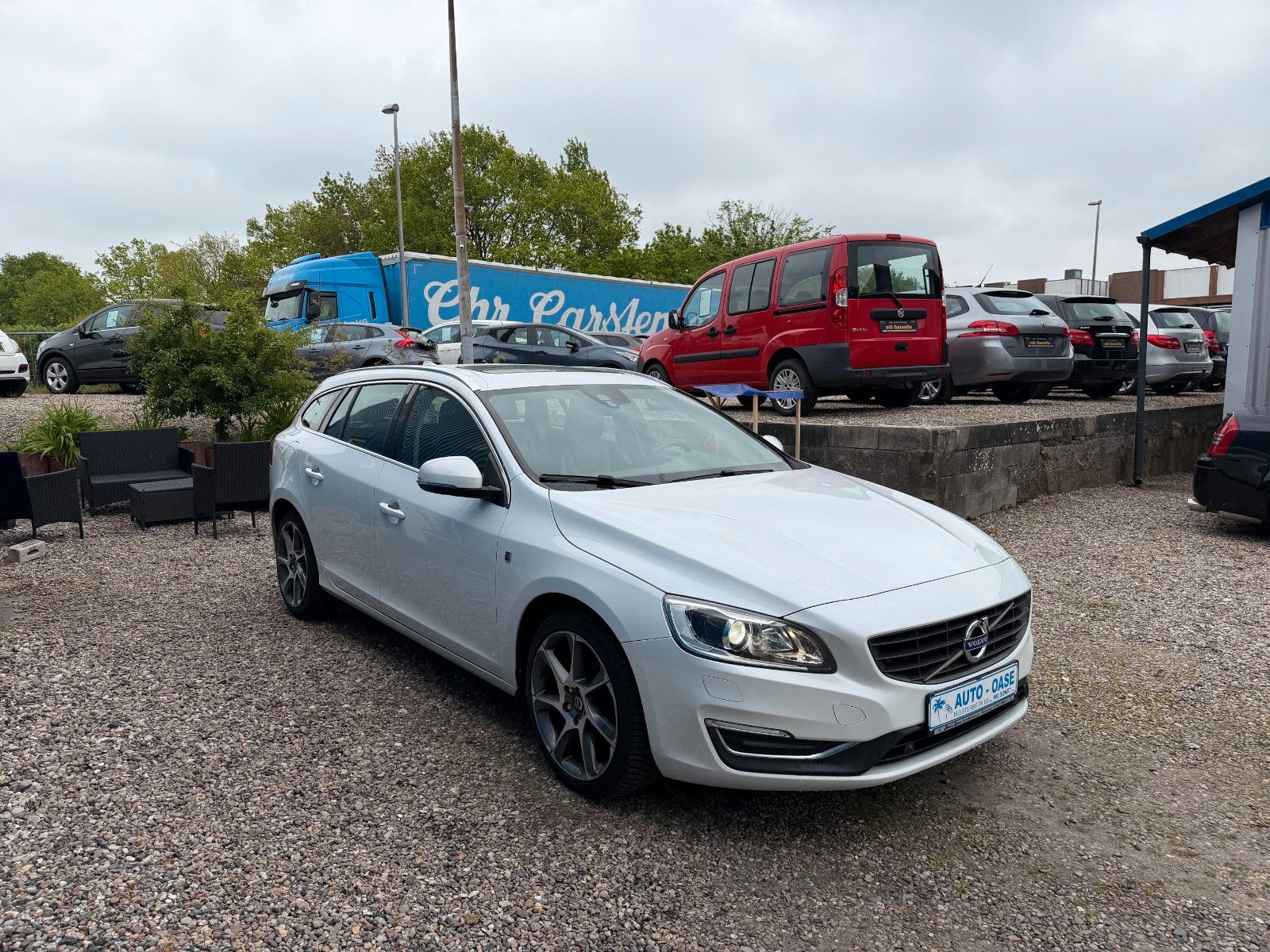 Fahrzeugabbildung Volvo V60 Kombi Ocean Race**Automatik*Tempomat**