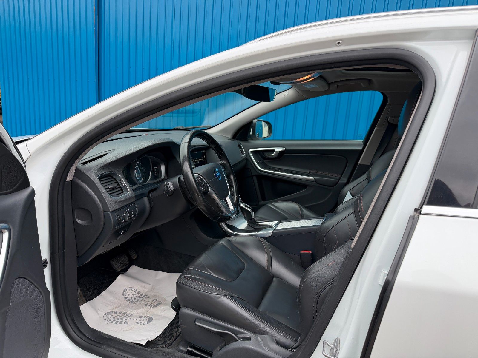 Fahrzeugabbildung Volvo V60 Kombi Ocean Race**Automatik*Tempomat**