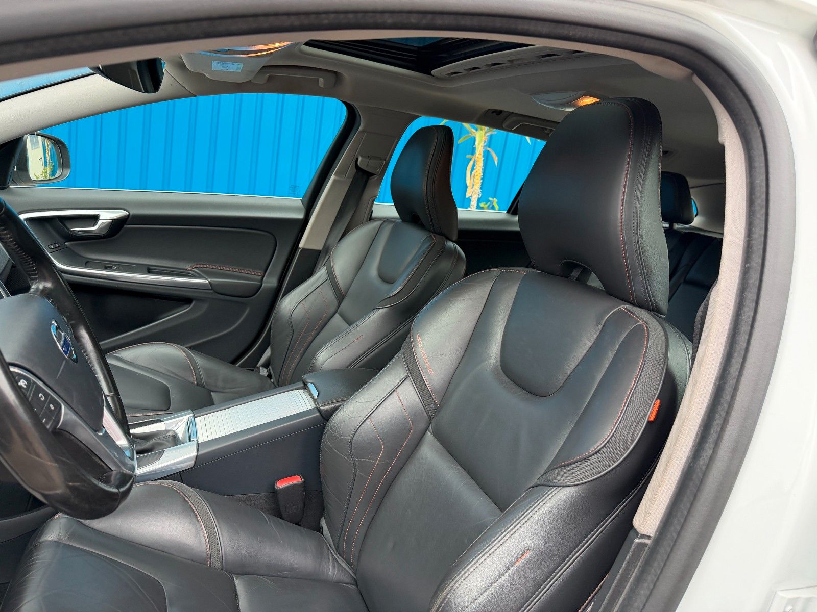 Fahrzeugabbildung Volvo V60 Kombi Ocean Race**Automatik*Tempomat**