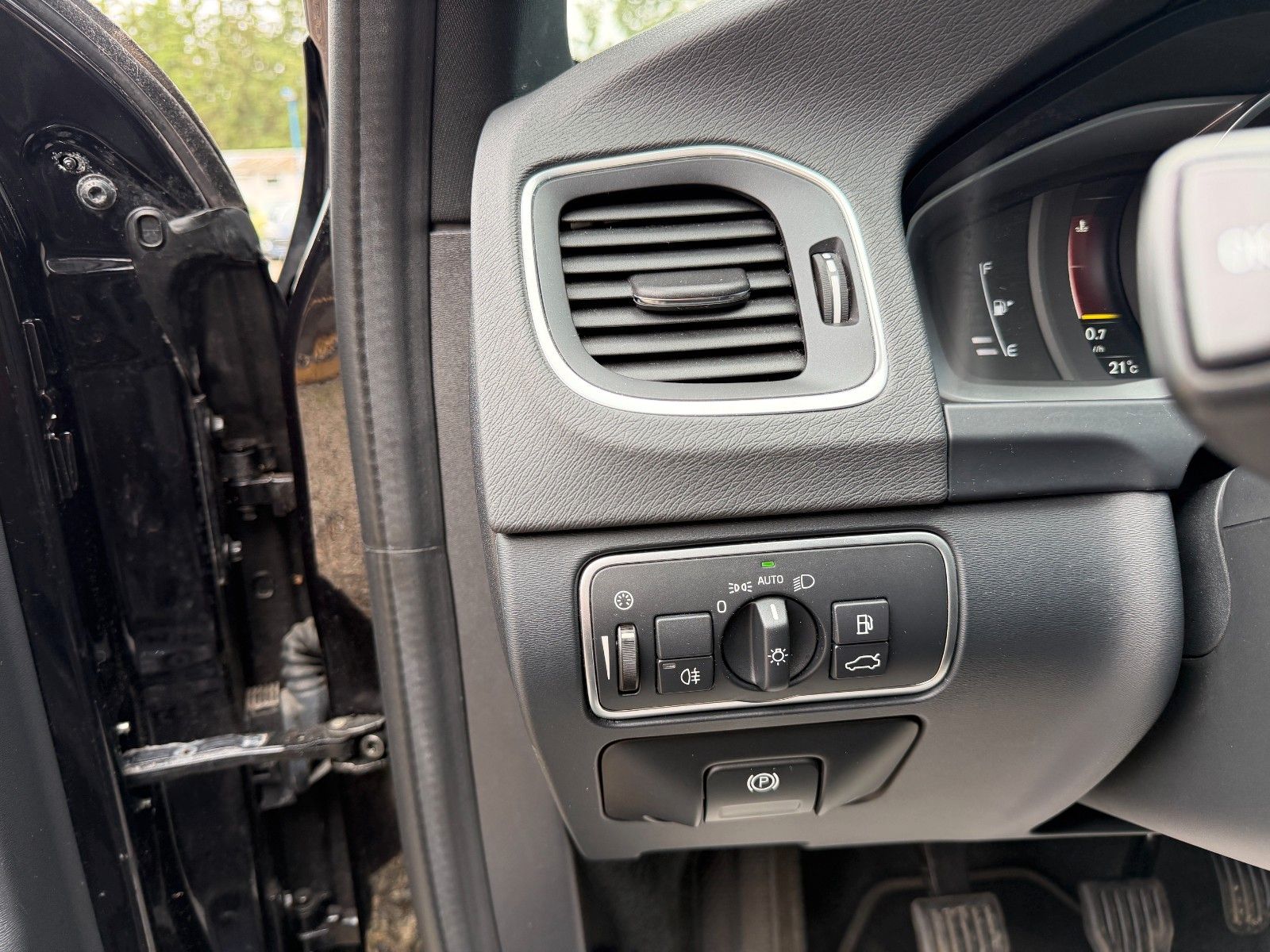 Fahrzeugabbildung Volvo V60 Kombi Linje Svart**Xenon*LED*Leder*Kamera**