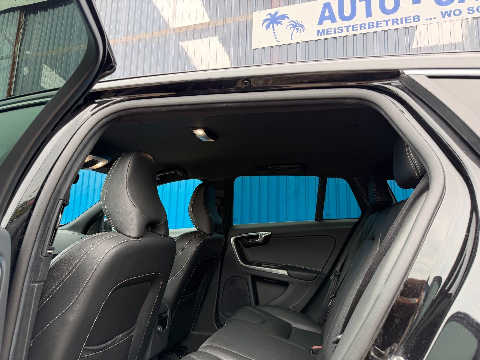 Fahrzeugabbildung Volvo V60 Kombi Linje Svart**Xenon*LED*Leder*Kamera**
