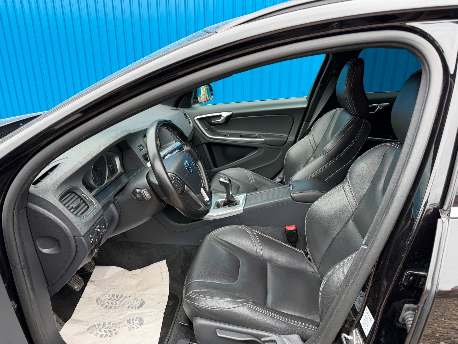 Fahrzeugabbildung Volvo V60 Kombi Linje Svart**Xenon*LED*Leder*Kamera**