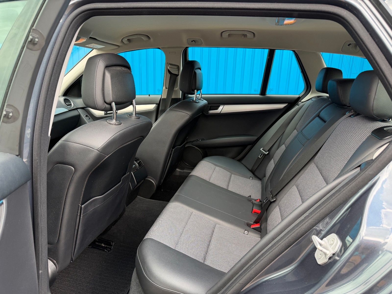 Fahrzeugabbildung Mercedes-Benz C 220 T CDI BlueEfficiency**Automatik*Xenon**