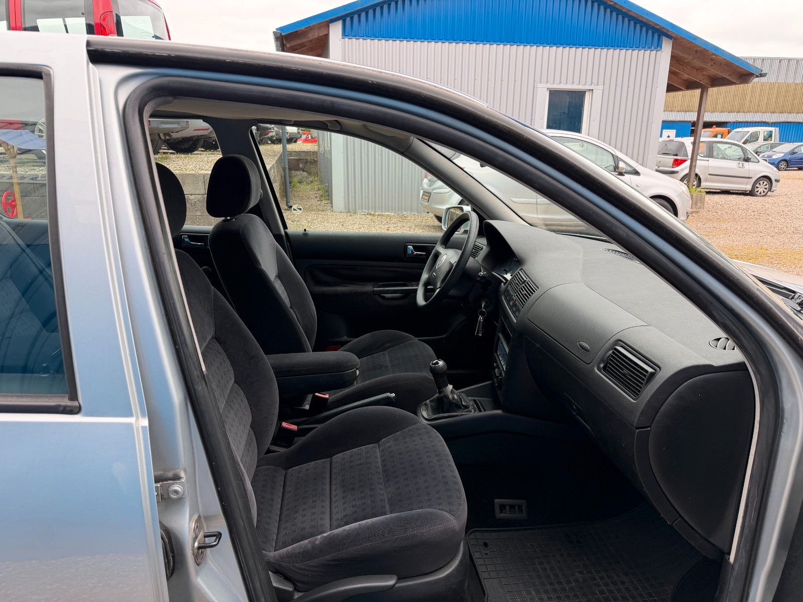 Fahrzeugabbildung Volkswagen Golf 1.4 Basis**Klima*HU&AU neu**