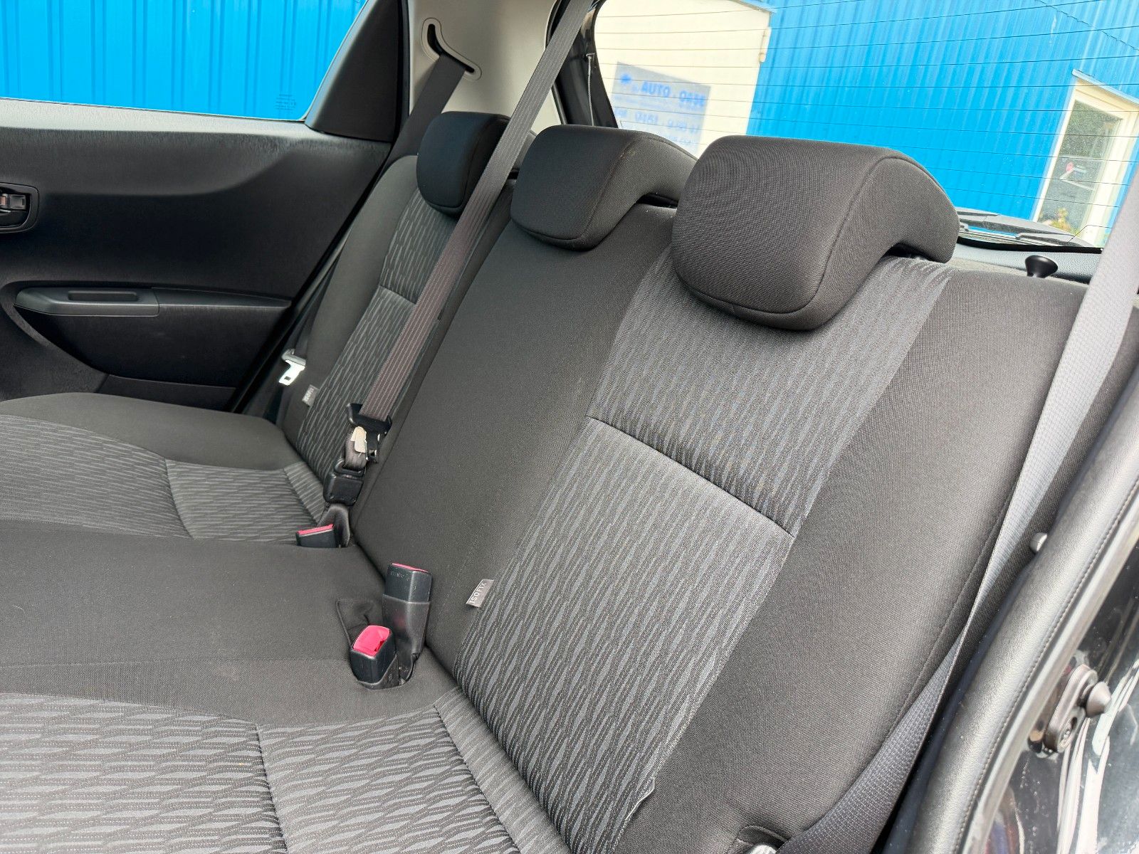 Fahrzeugabbildung Toyota Yaris**Cool**Klima**Allwetter**